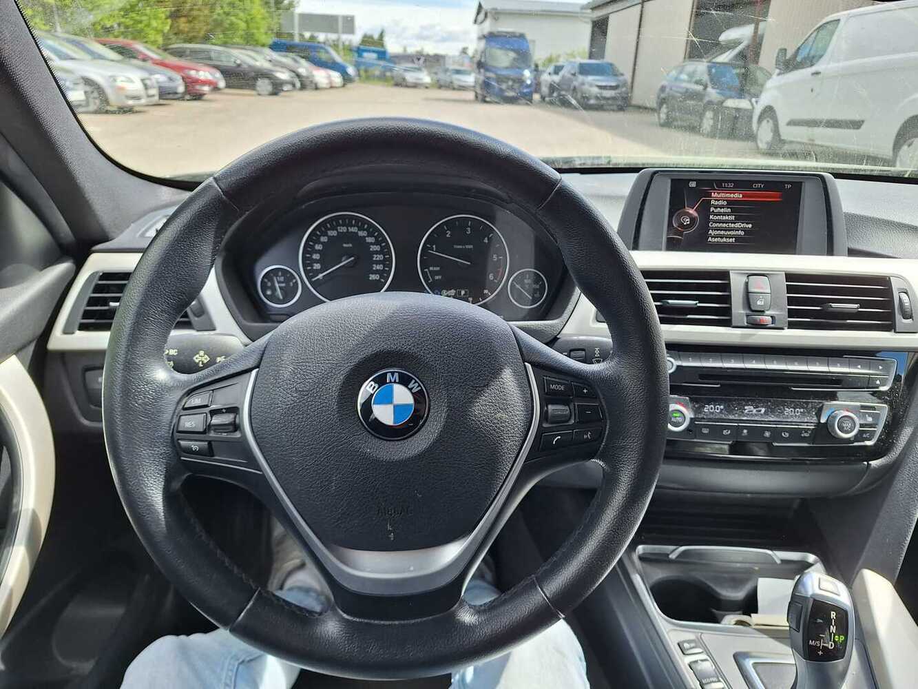BMW 320 vaihtoauto