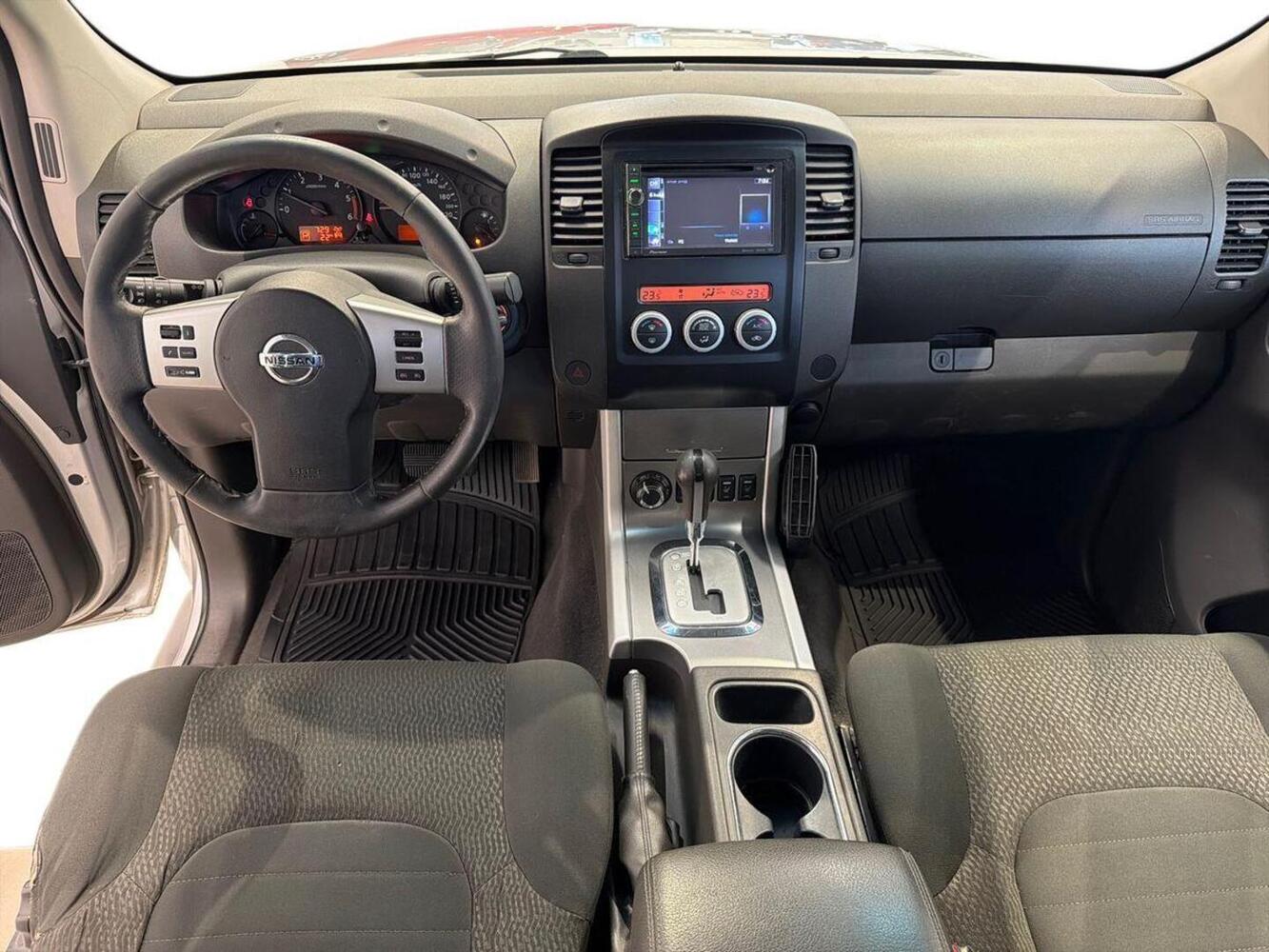 Nissan Navara vaihtoauto