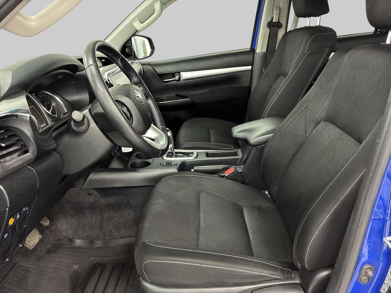 Toyota Hilux vaihtoauto