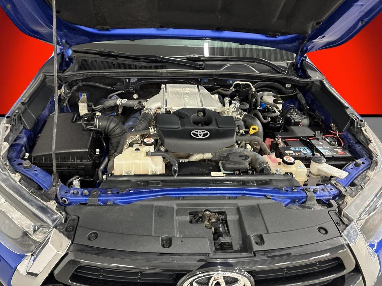 Toyota Hilux vaihtoauto