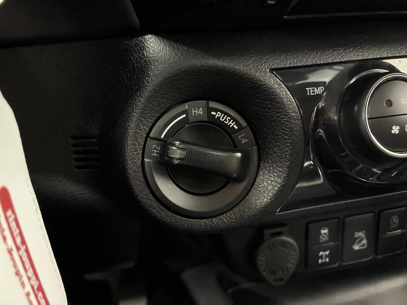 Toyota Hilux vaihtoauto