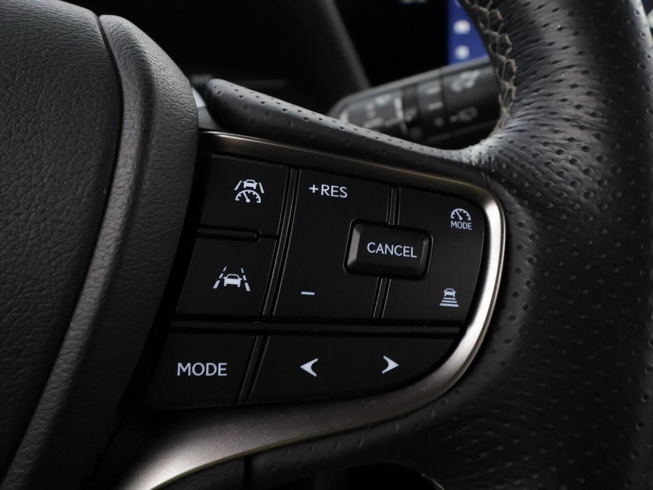 Lexus UX vaihtoauto