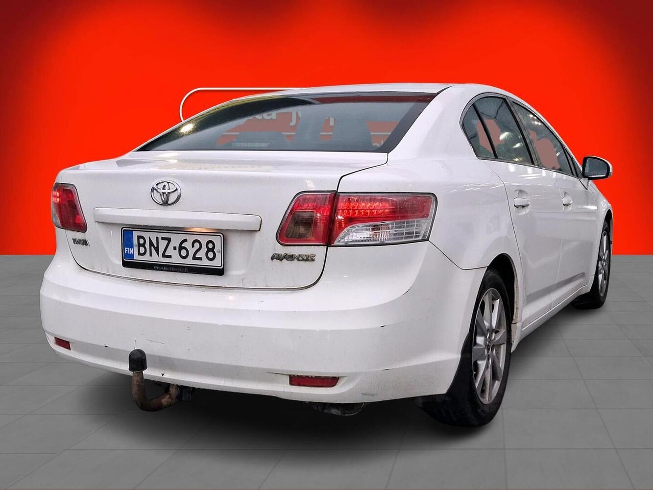 Toyota Avensis vaihtoauto