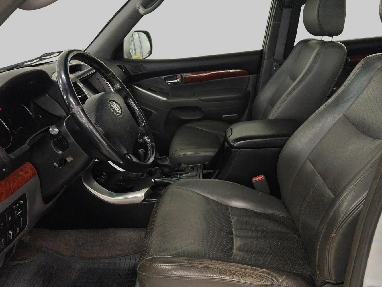 Toyota Land Cruiser vaihtoauto