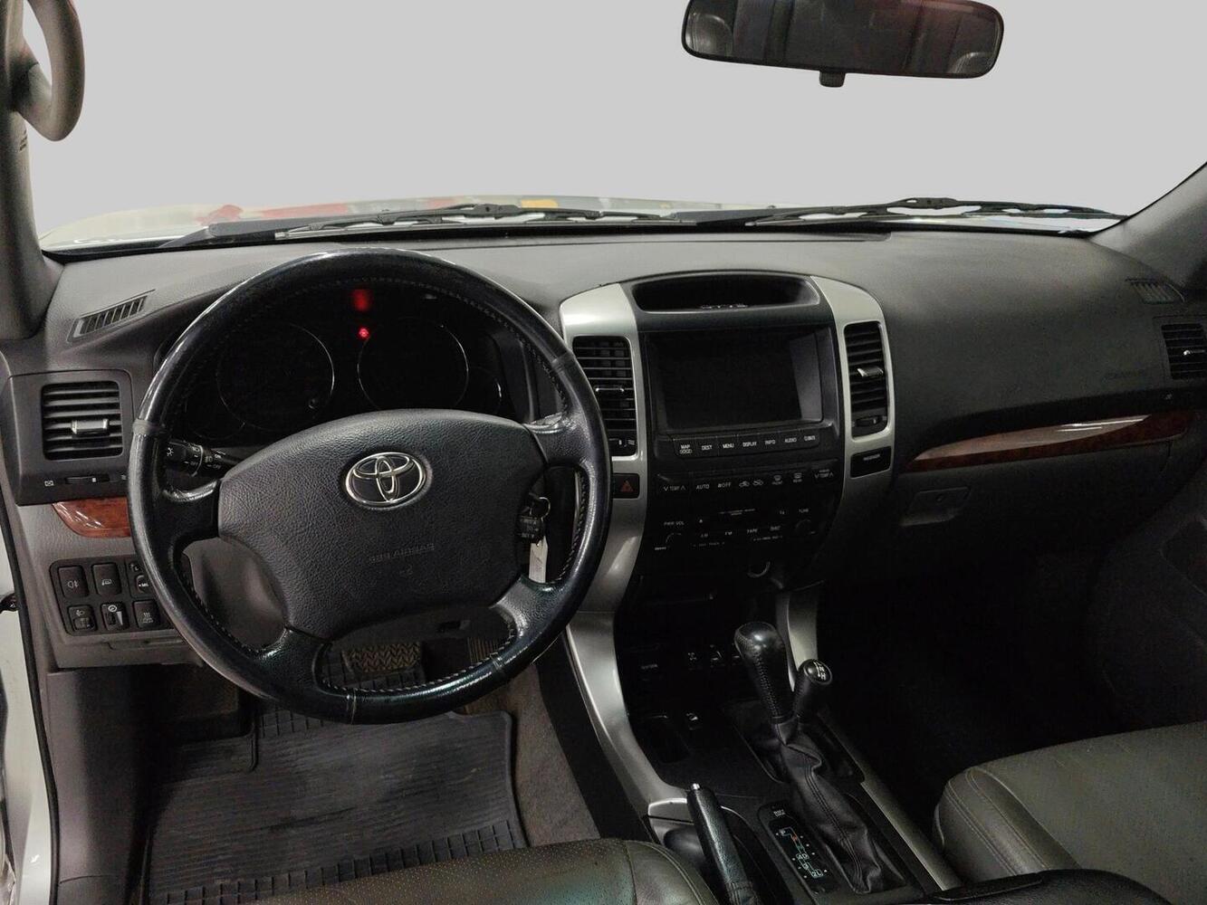 Toyota Land Cruiser vaihtoauto
