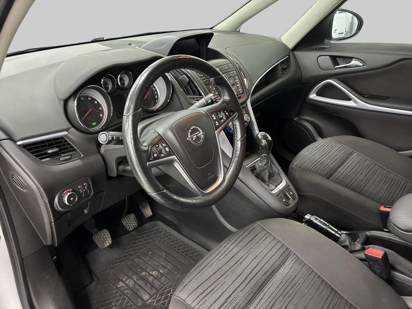 Opel Zafira Tourer vaihtoauto