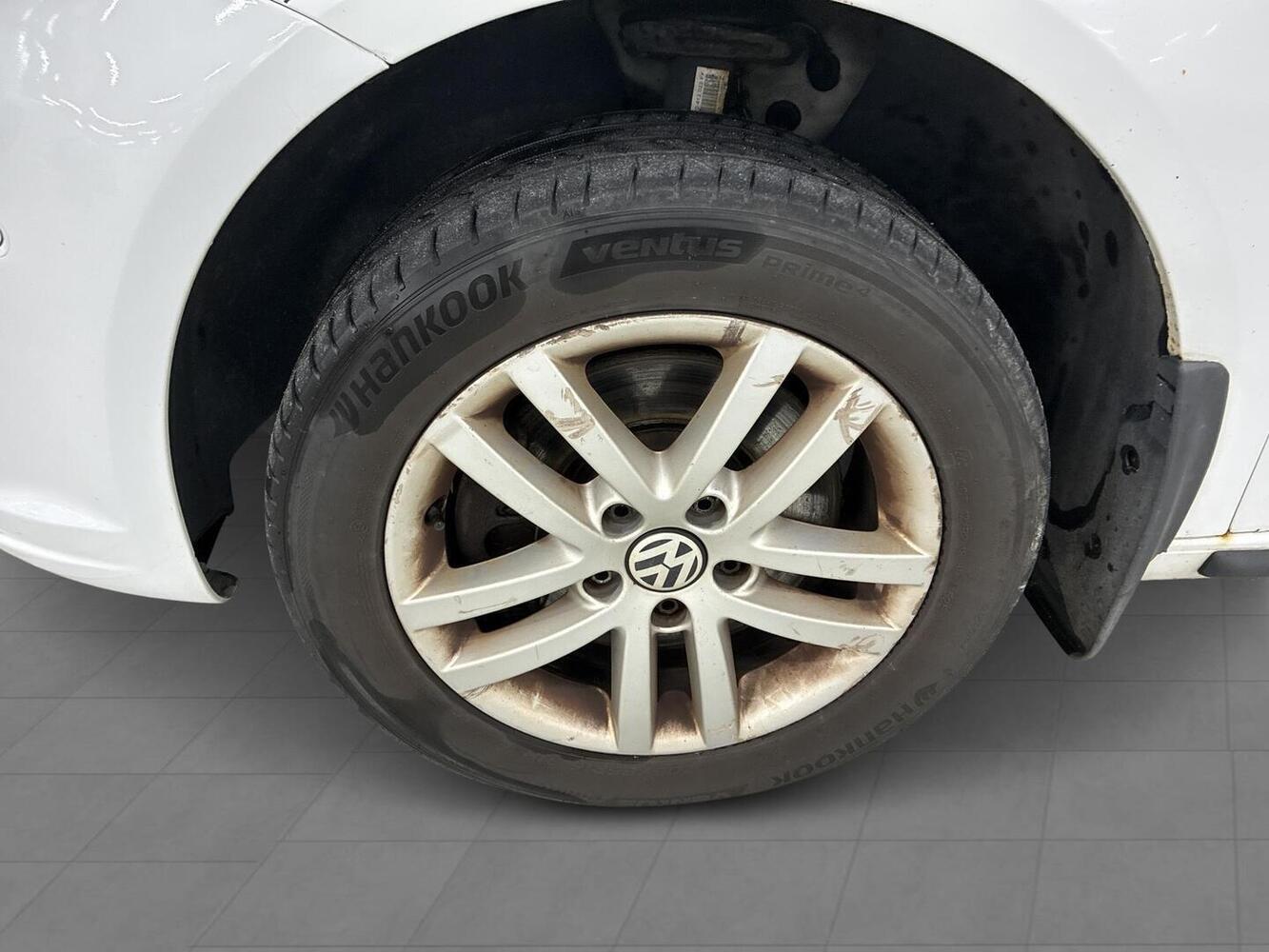 Volkswagen Touran vaihtoauto