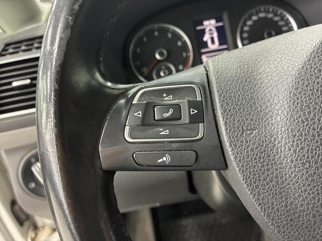 Volkswagen Touran vaihtoauto