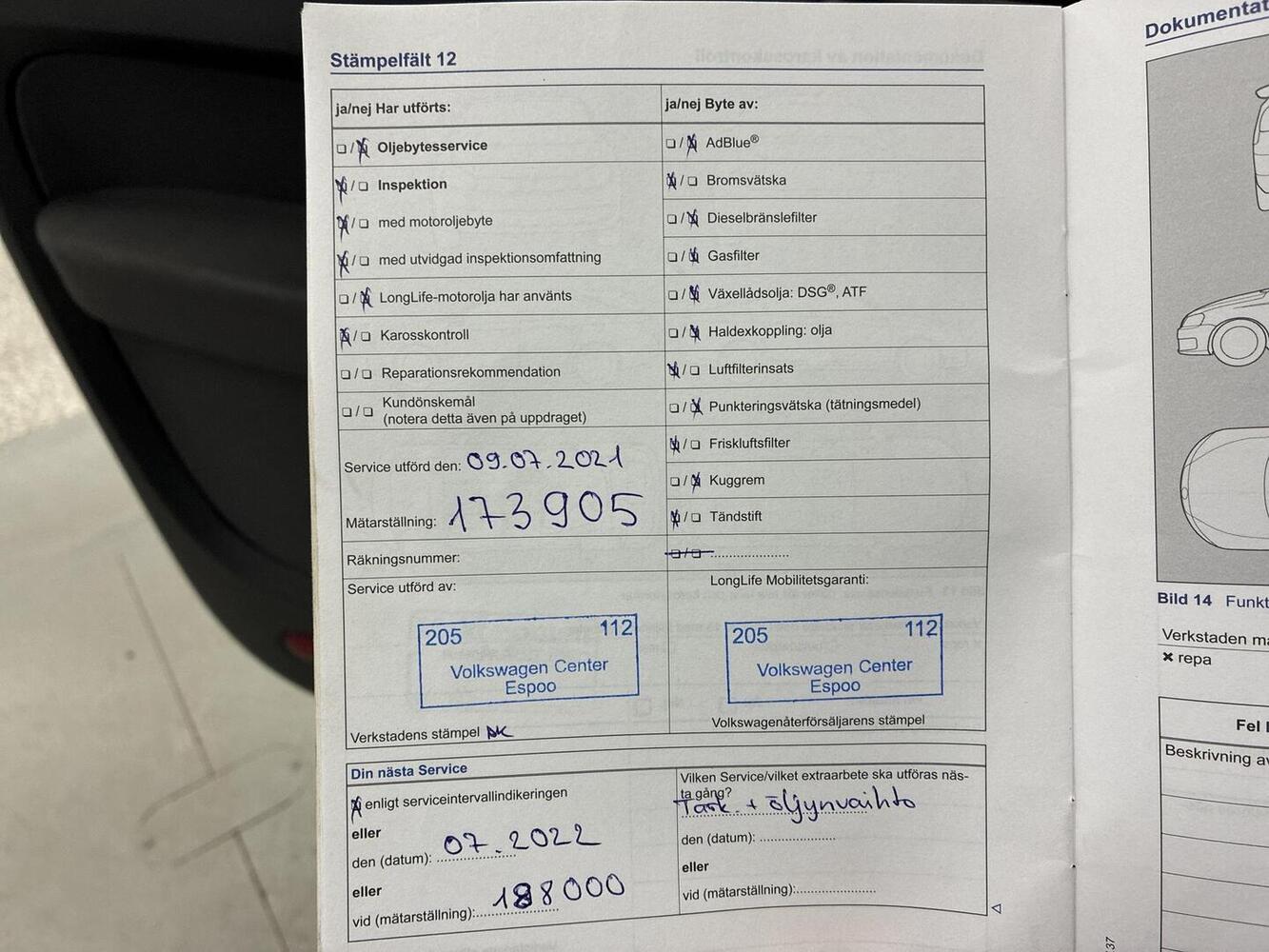 Volkswagen Touran vaihtoauto