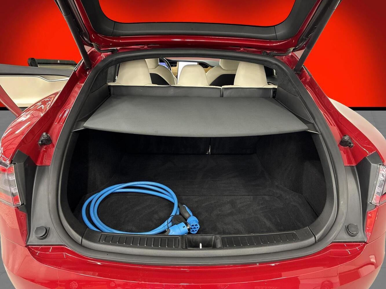 Tesla Model S vaihtoauto