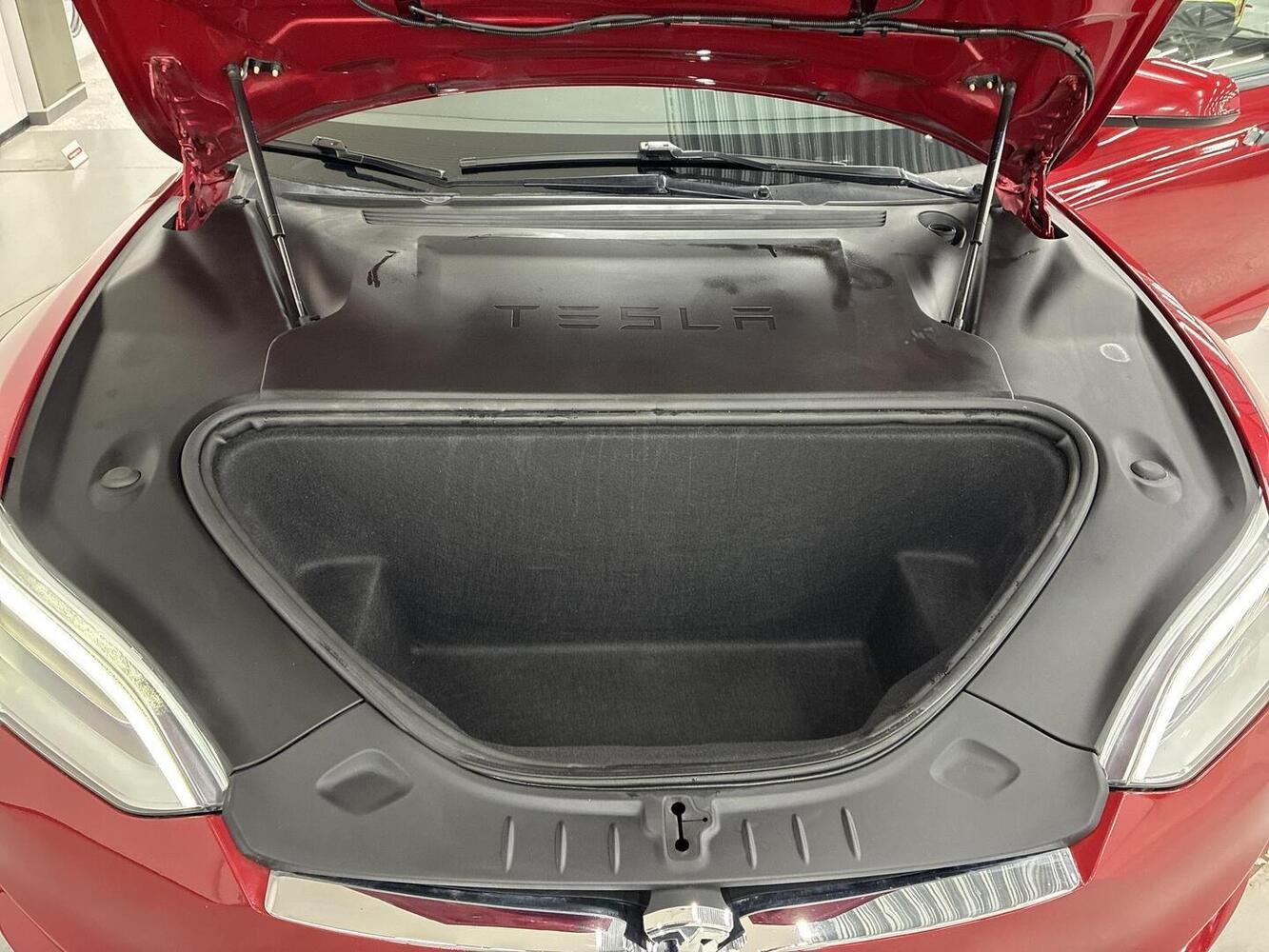 Tesla Model S vaihtoauto