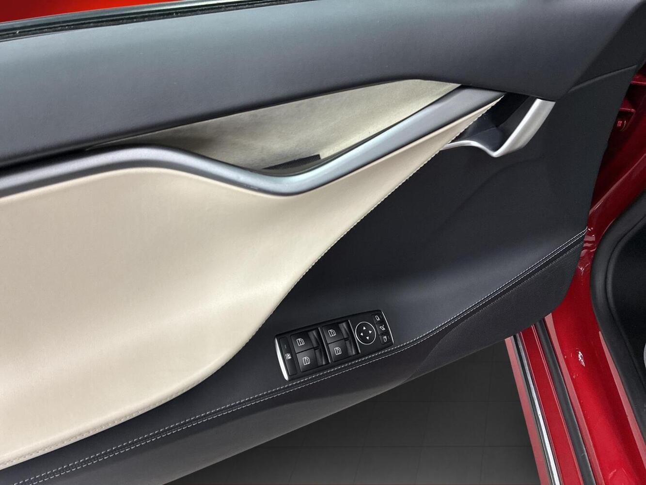 Tesla Model S vaihtoauto