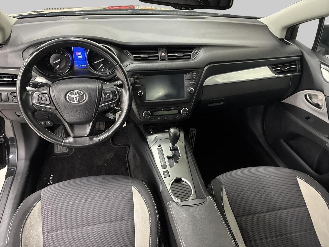 Toyota Avensis vaihtoauto