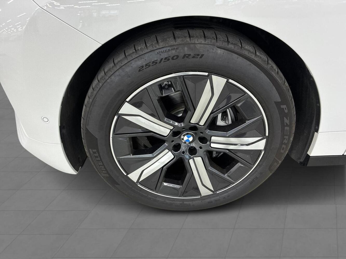 BMW iX vaihtoauto