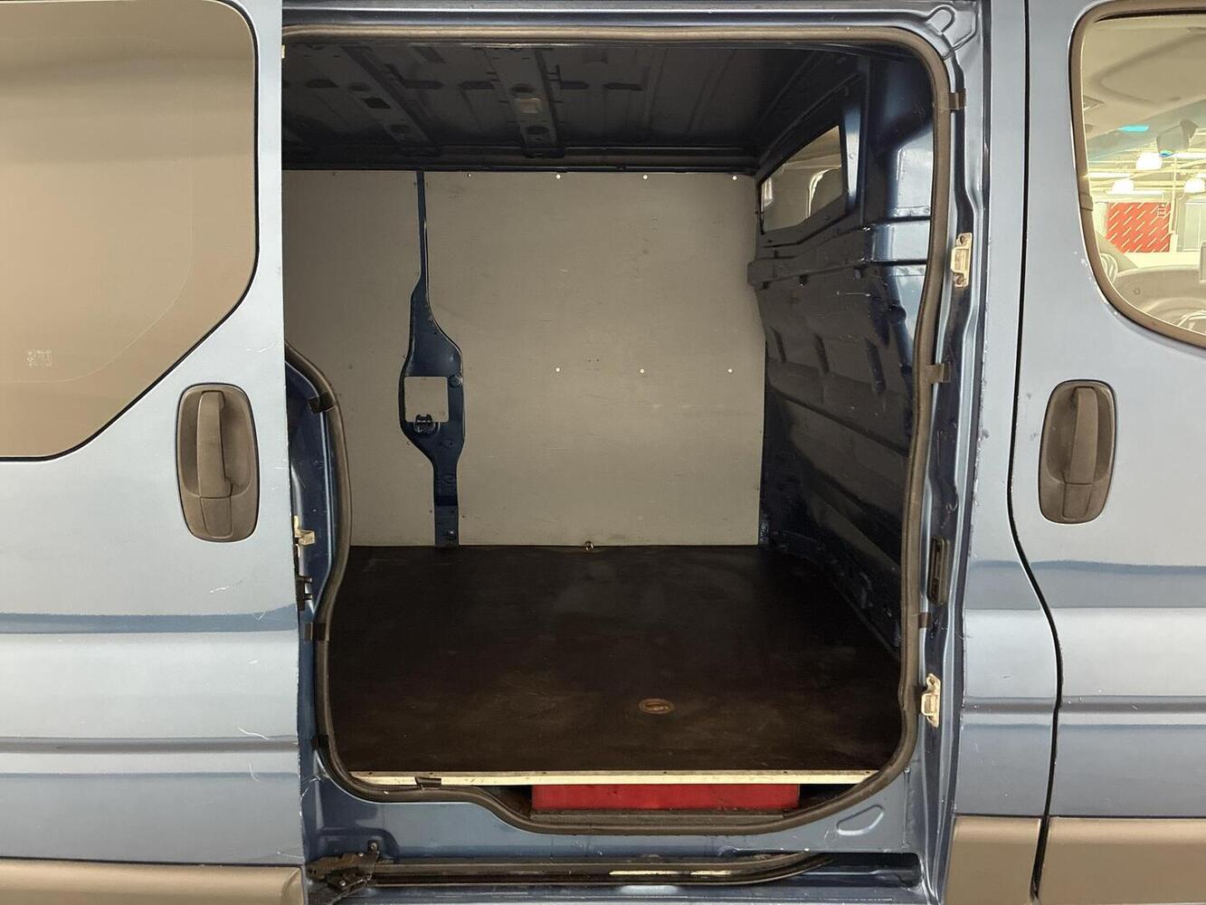 Nissan Primastar vaihtoauto