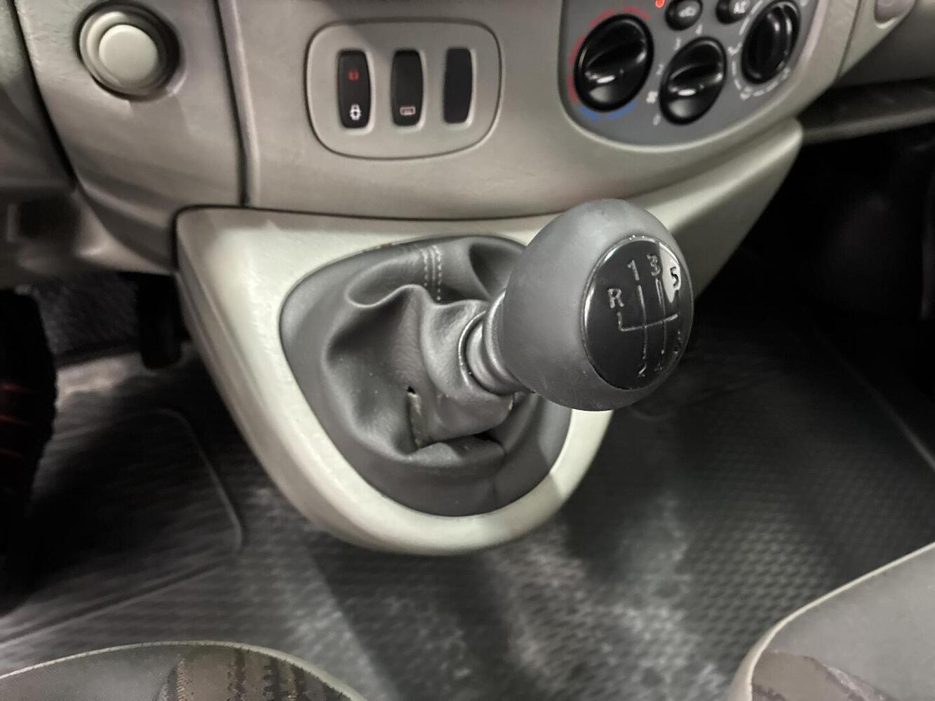 Nissan Primastar vaihtoauto