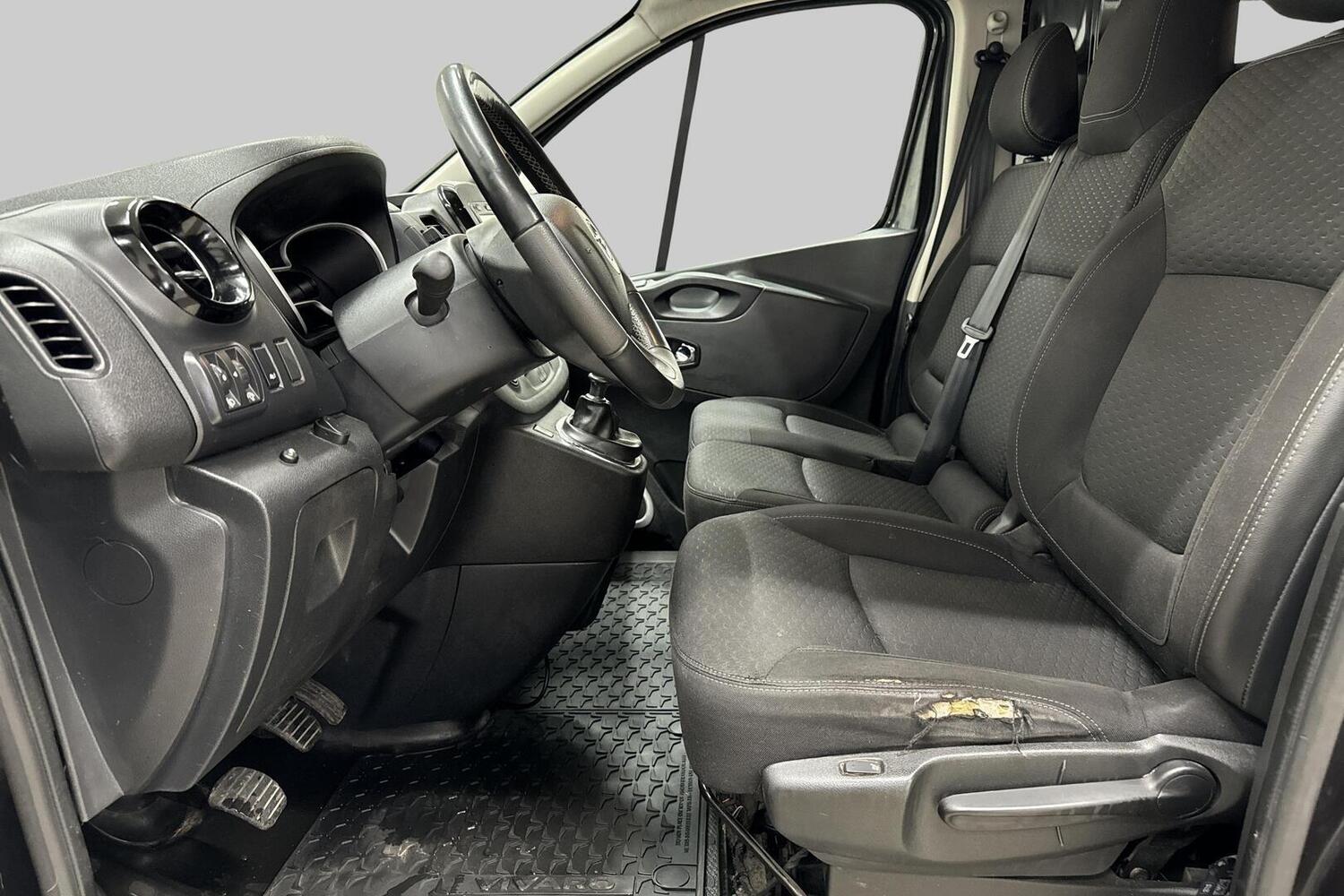Opel Vivaro vaihtoauto