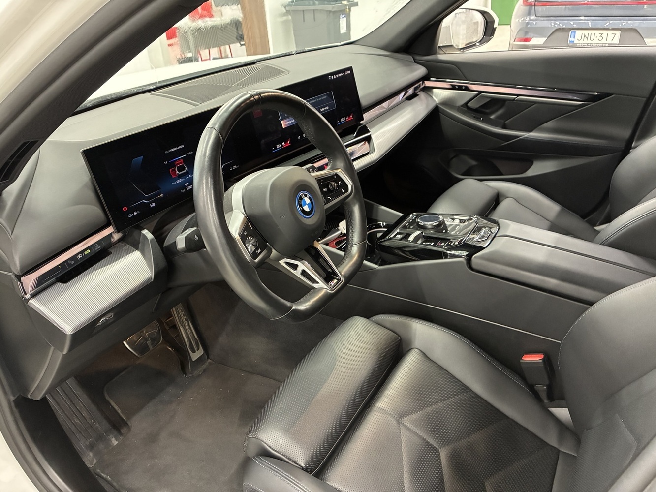 BMW i5 vaihtoauto