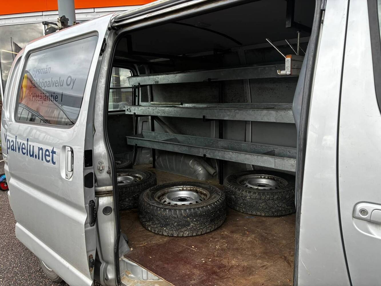Toyota Hiace vaihtoauto