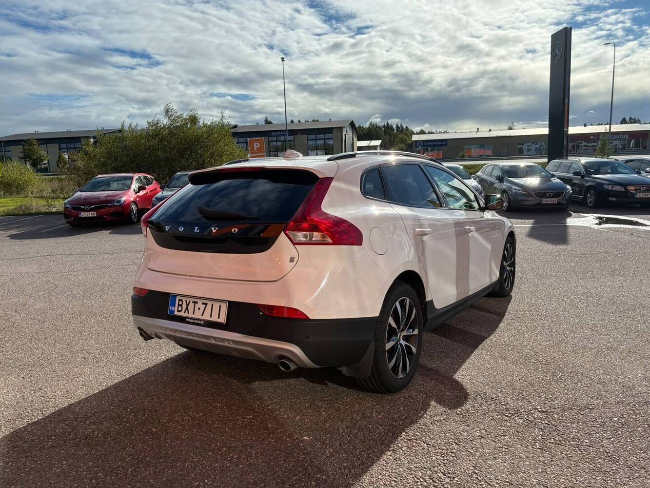 Volvo V40 Cross Country vaihtoauto