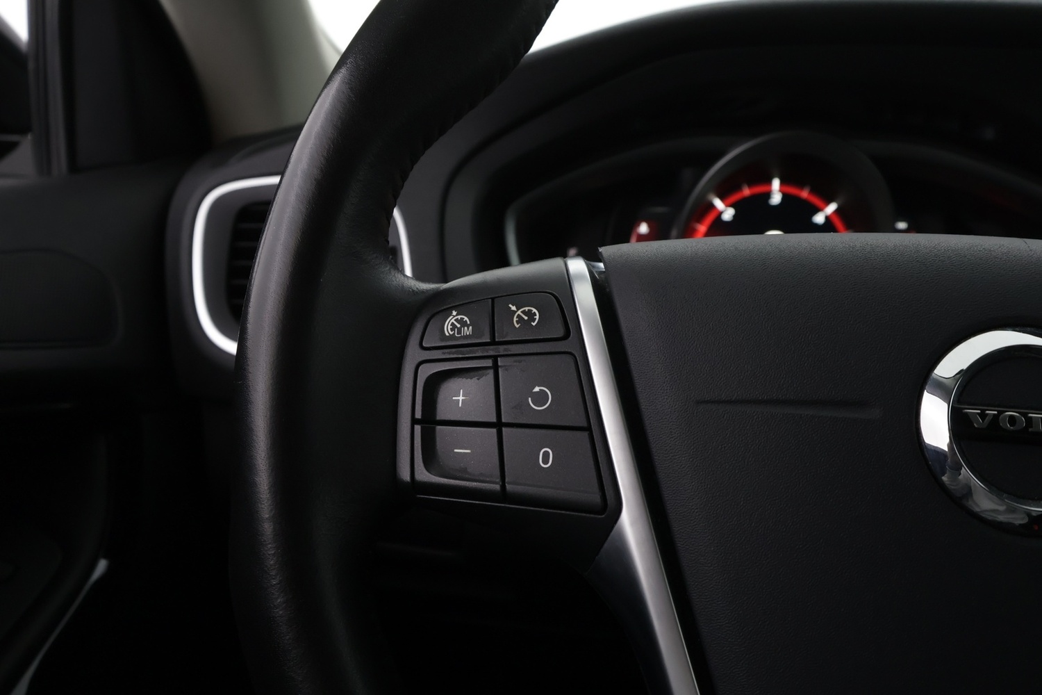 Volvo V40 Cross Country vaihtoauto