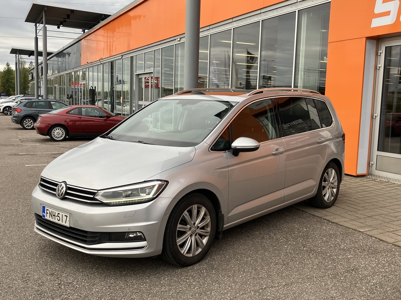 Volkswagen Touran vaihtoauto