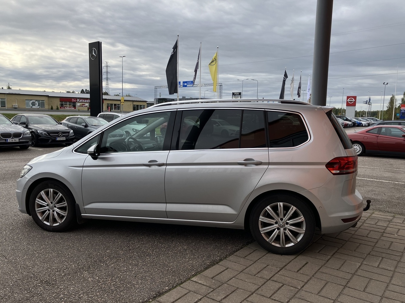 Volkswagen Touran vaihtoauto