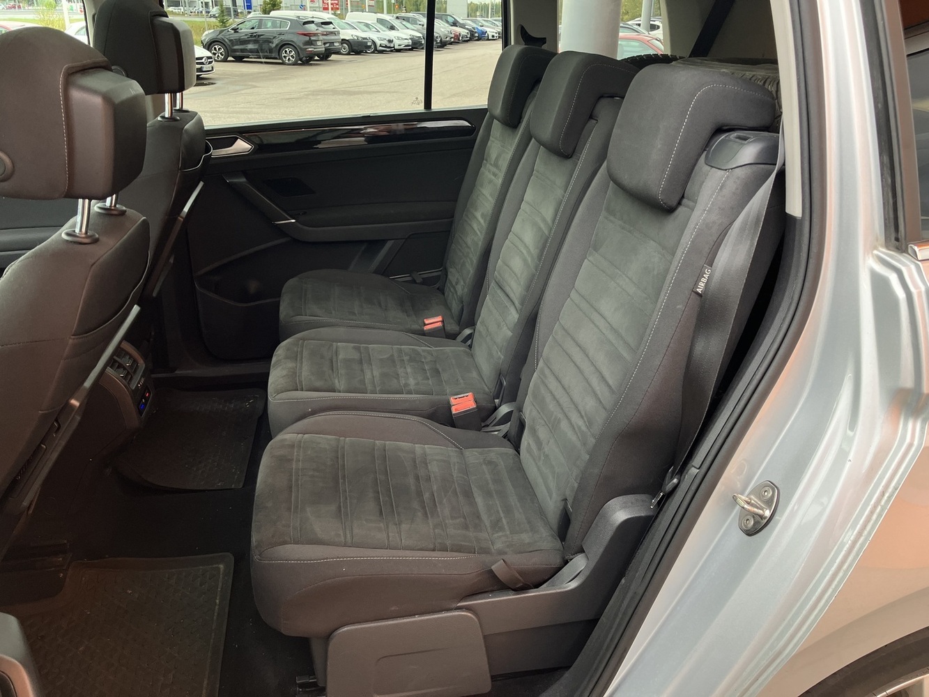 Volkswagen Touran vaihtoauto