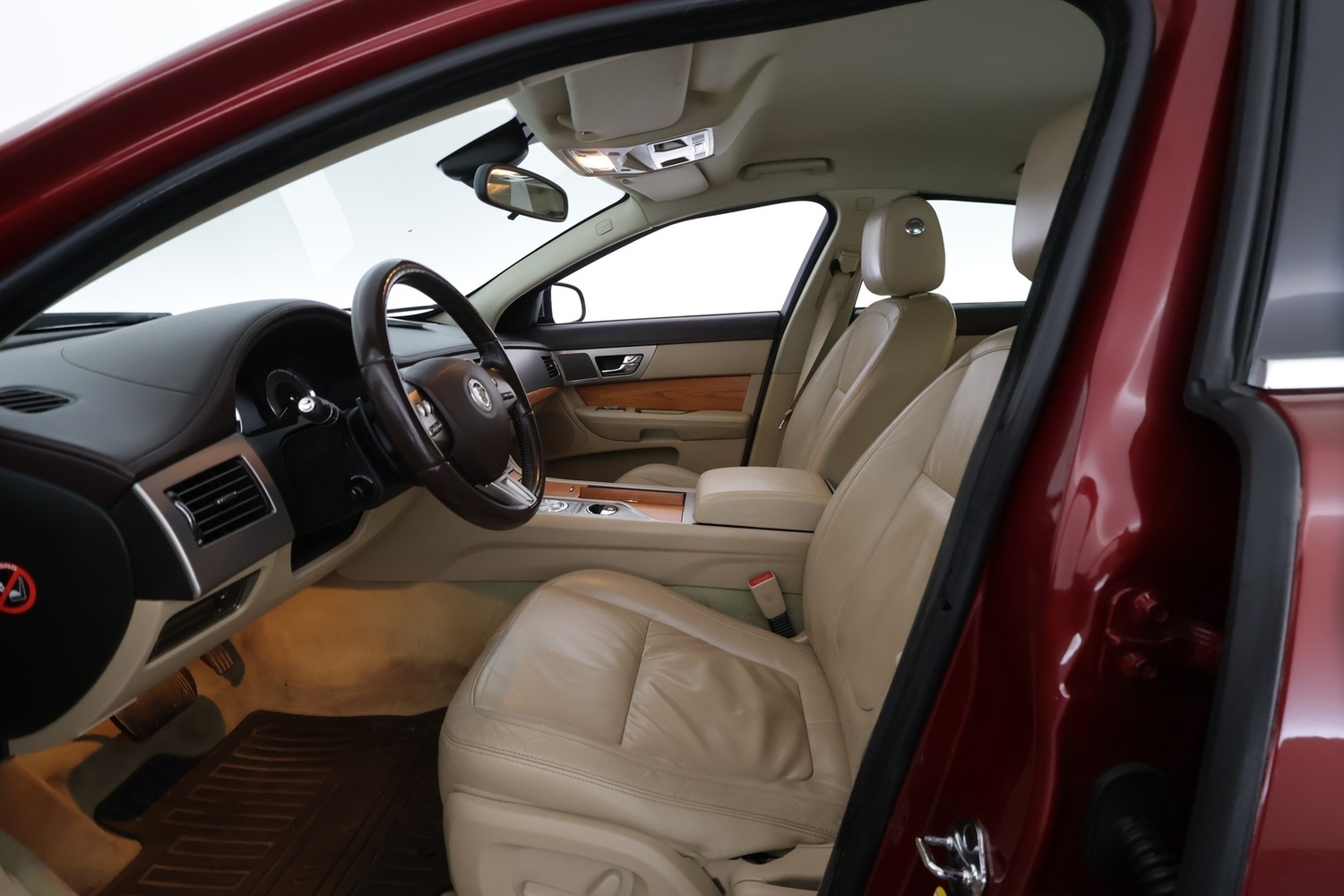 Jaguar XF vaihtoauto
