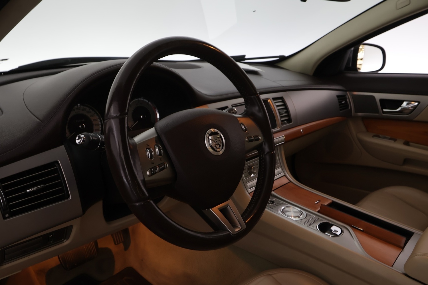 Jaguar XF vaihtoauto