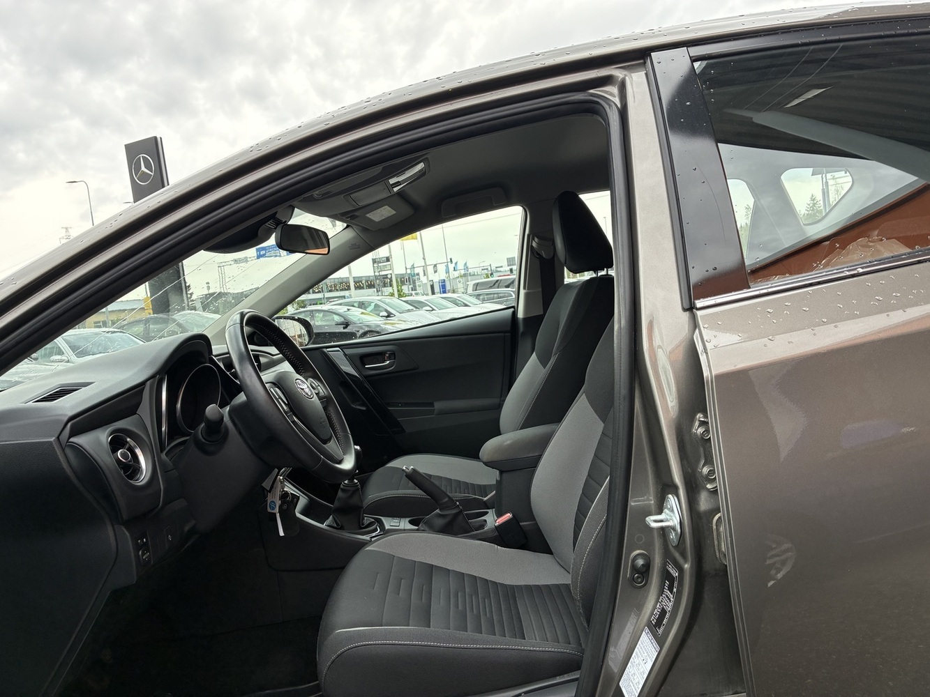 Toyota Auris vaihtoauto