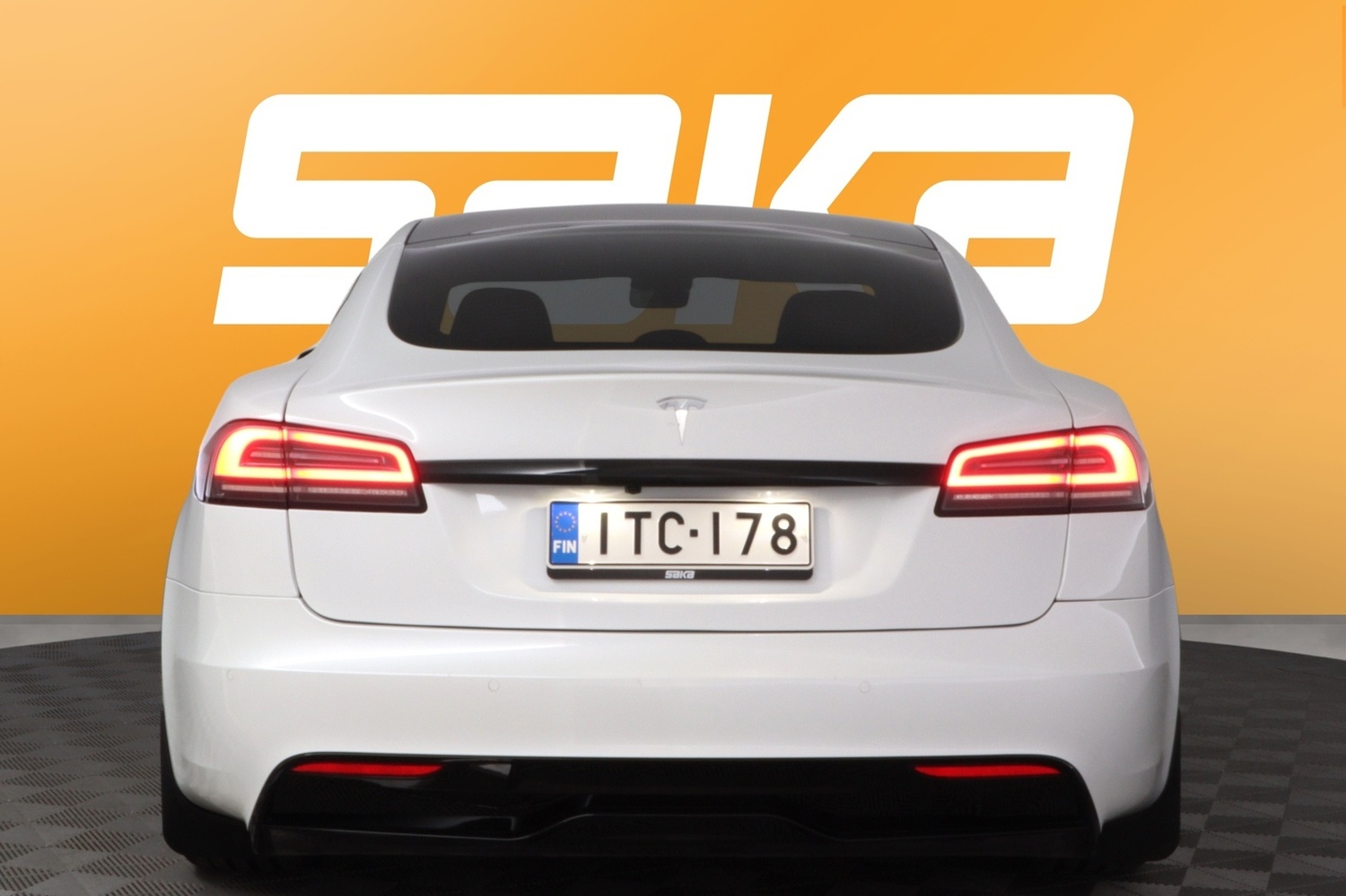 Tesla Model S vaihtoauto