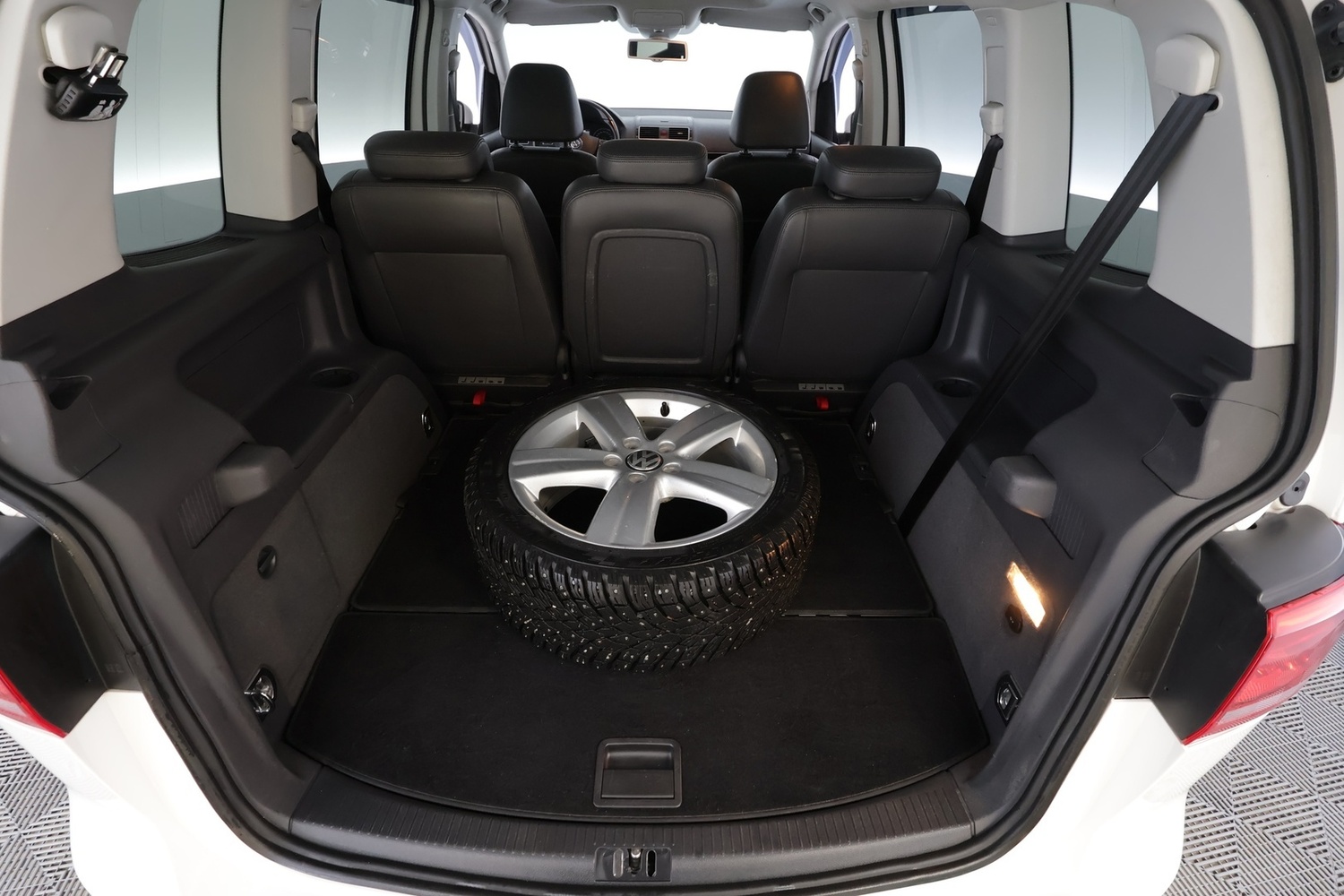 Volkswagen Touran vaihtoauto
