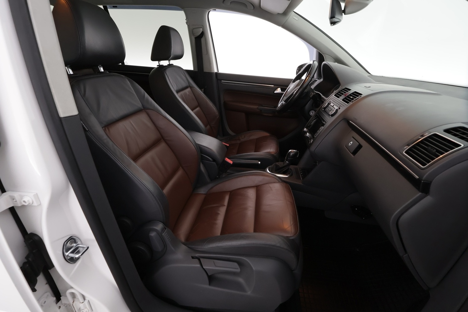 Volkswagen Touran vaihtoauto