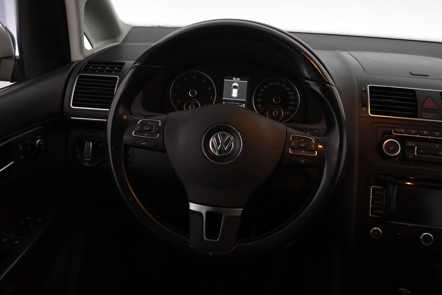 Volkswagen Touran vaihtoauto