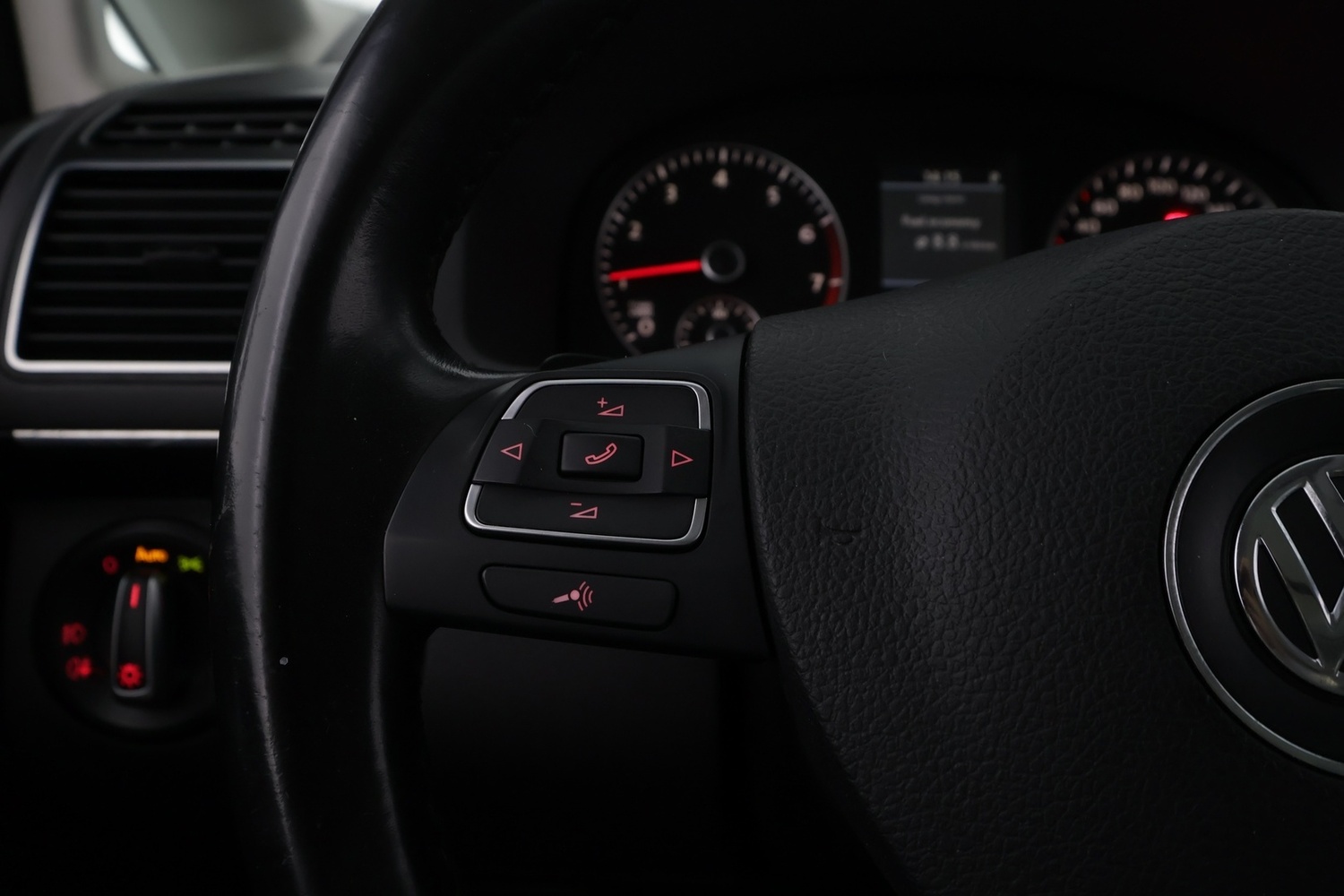 Volkswagen Touran vaihtoauto