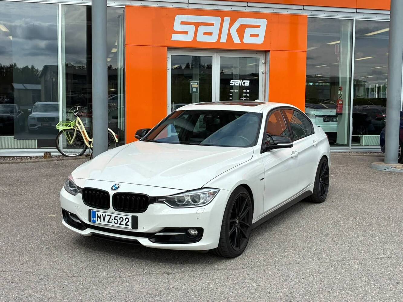BMW 330 vaihtoauto