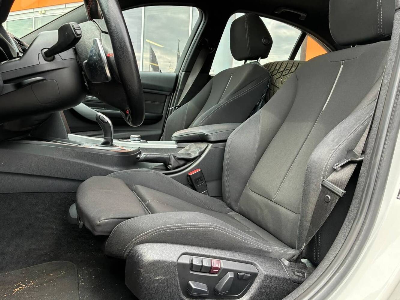 BMW 330 vaihtoauto