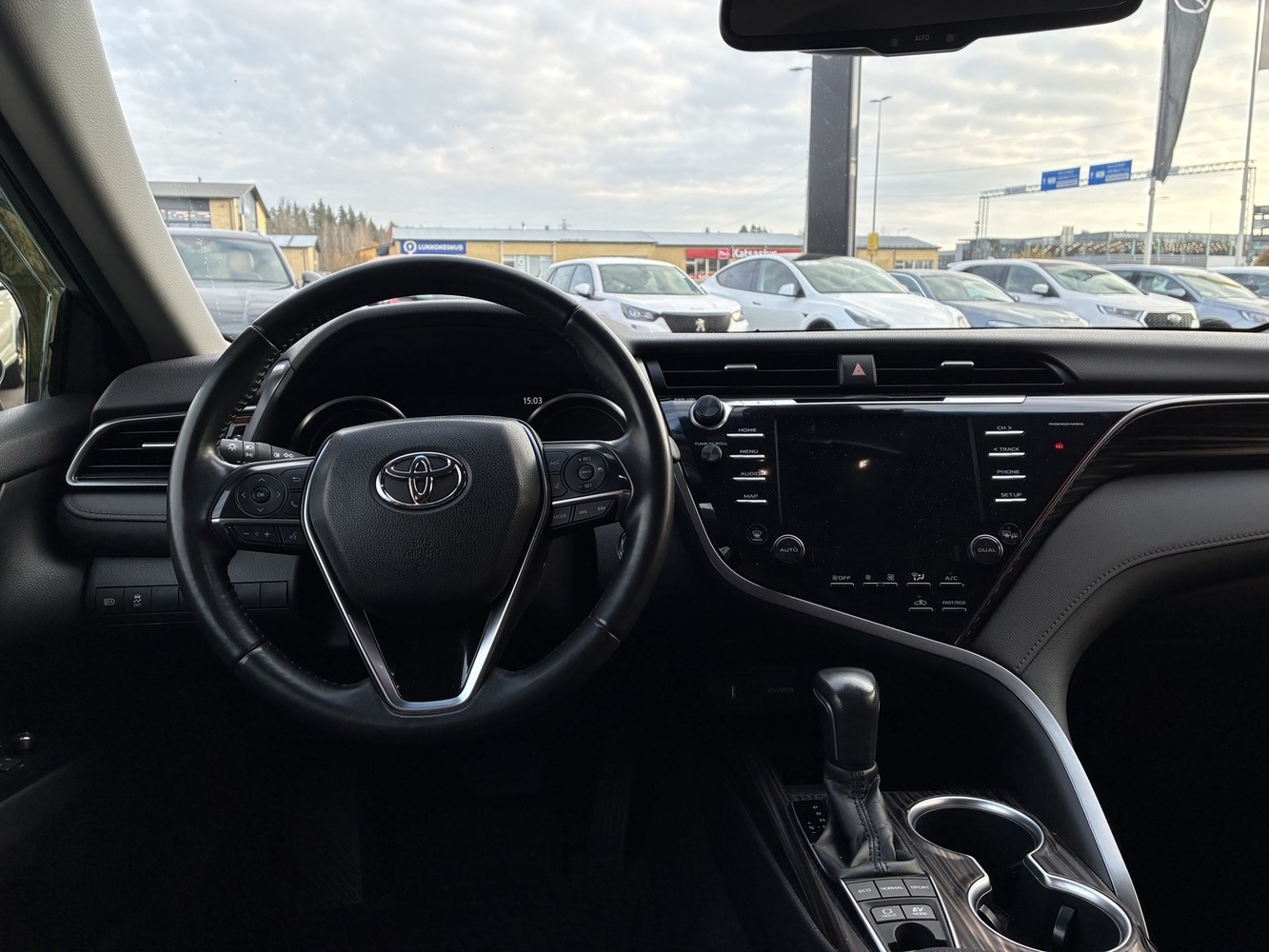 Toyota Camry vaihtoauto