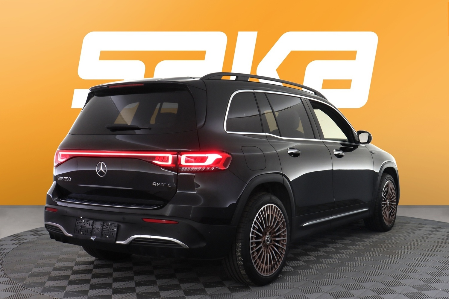 Mercedes-Benz EQB vaihtoauto