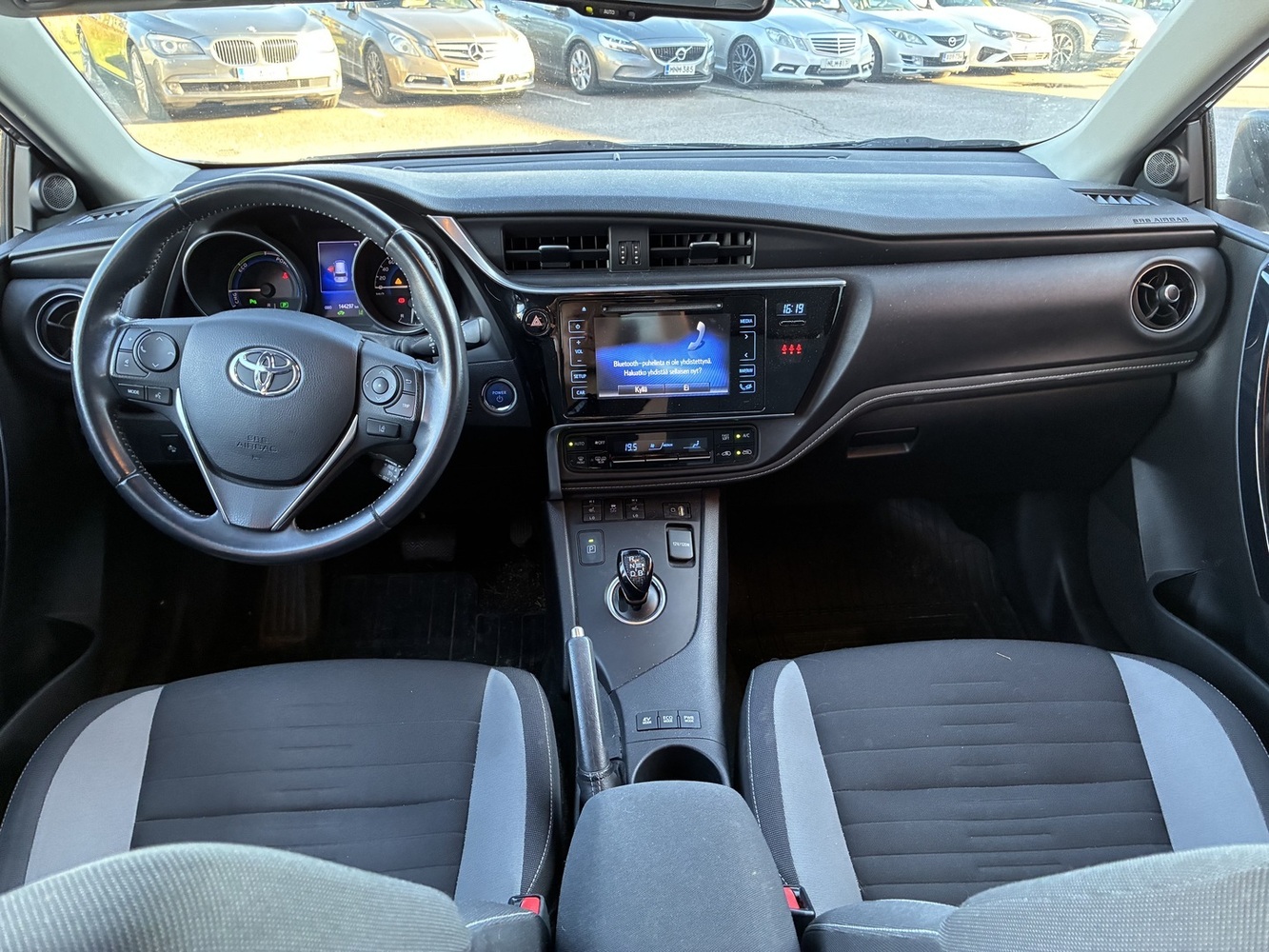 Toyota Auris vaihtoauto