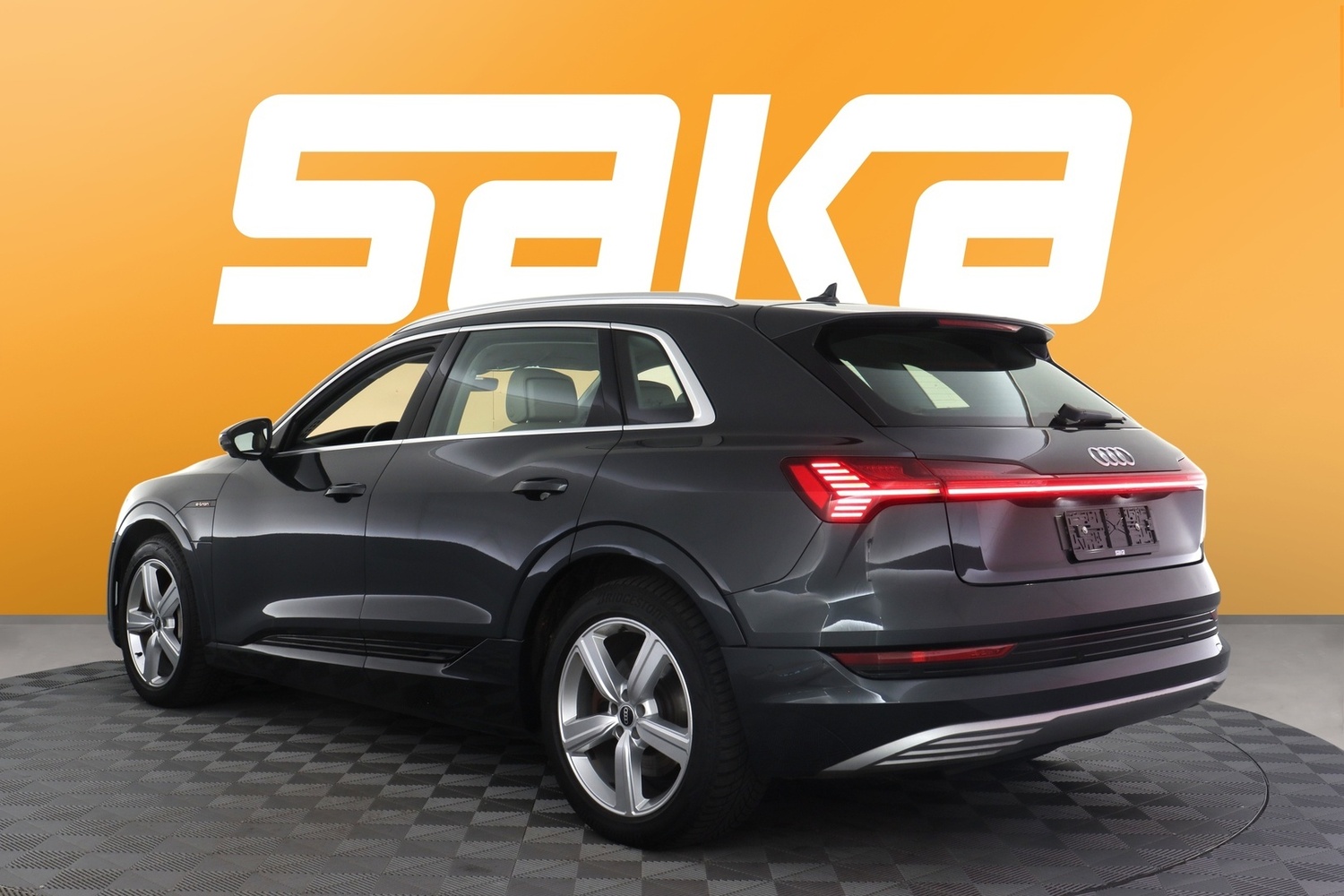 Audi e-tron vaihtoauto