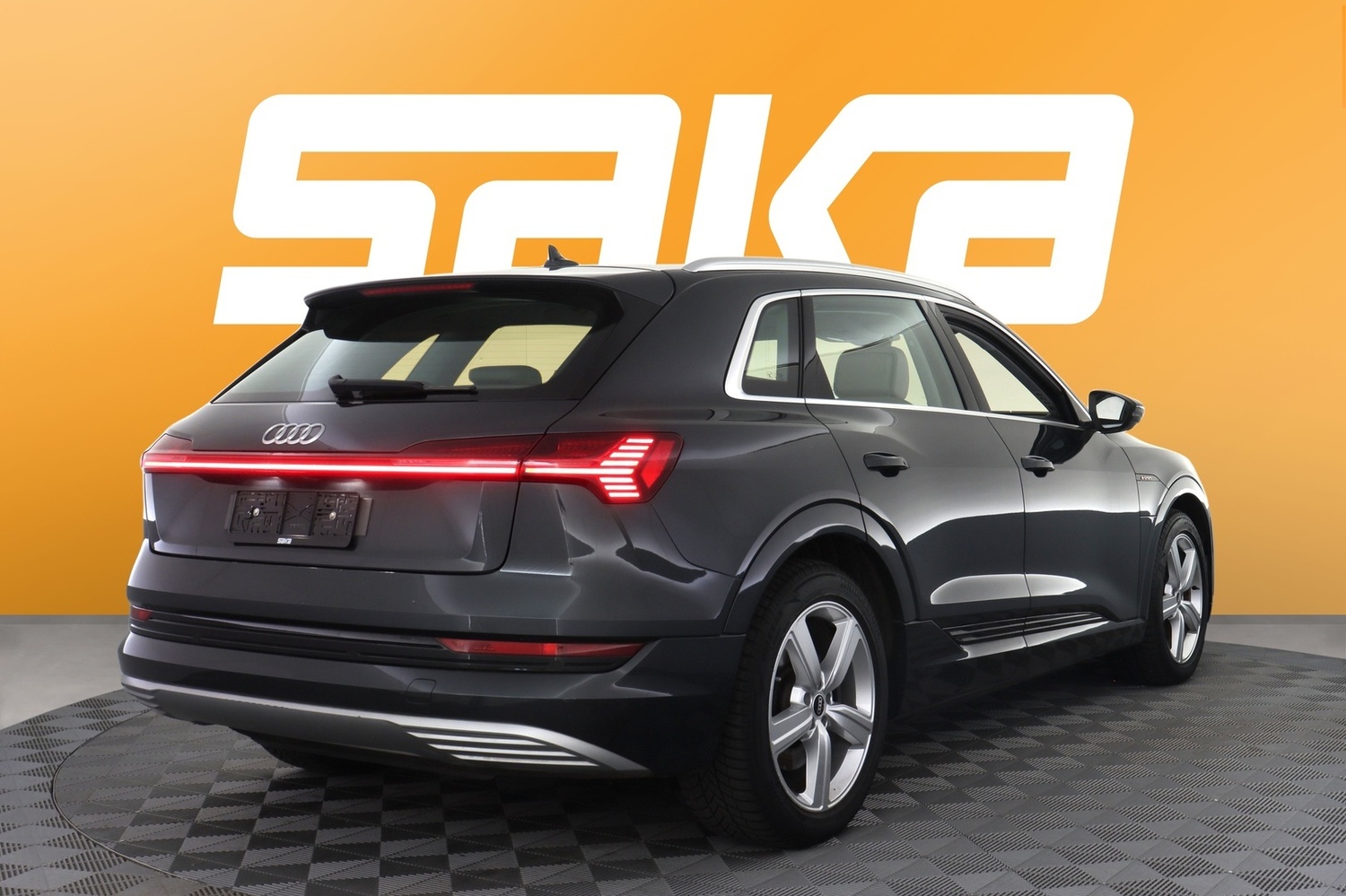 Audi e-tron vaihtoauto