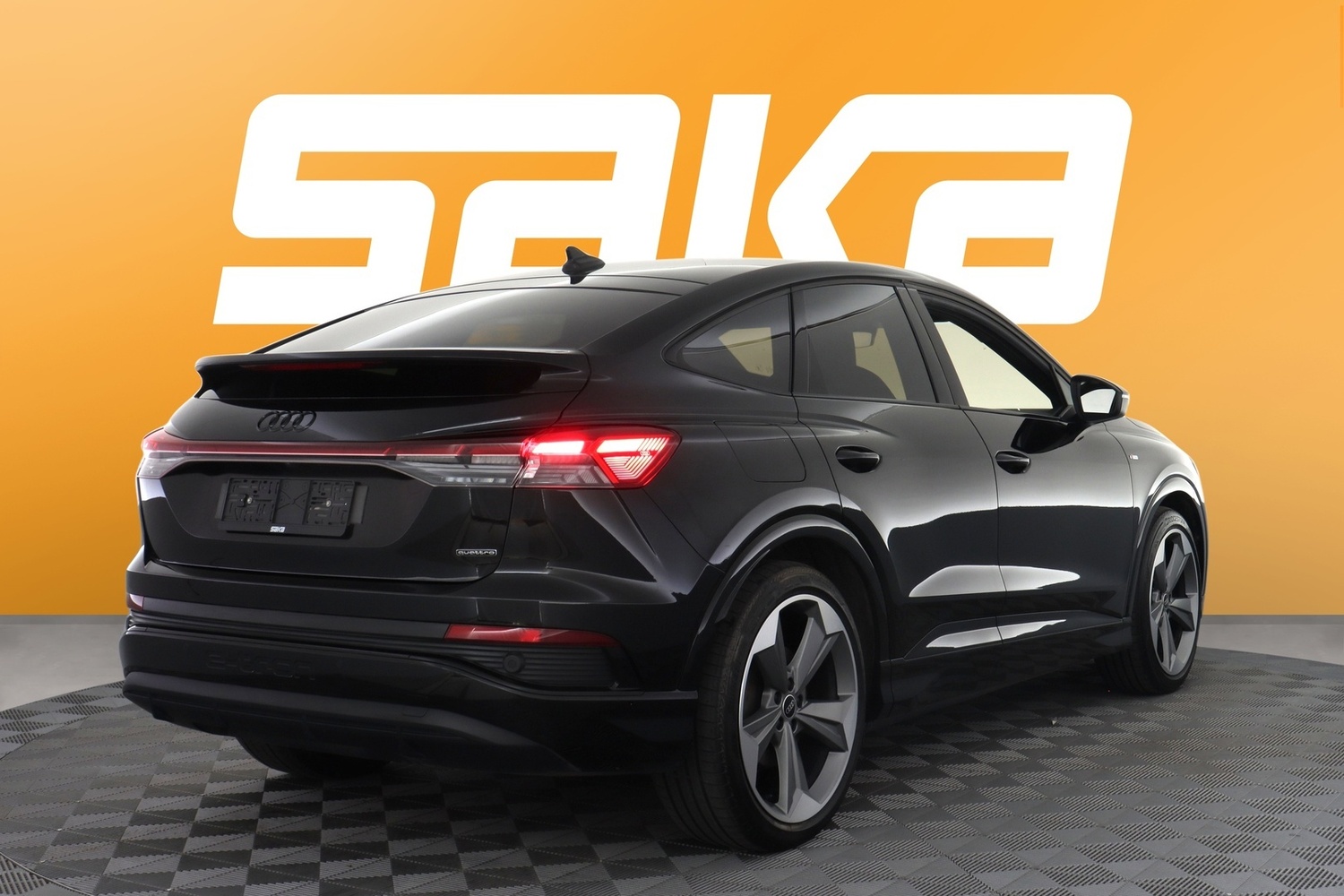 Audi Q4 e-tron vaihtoauto