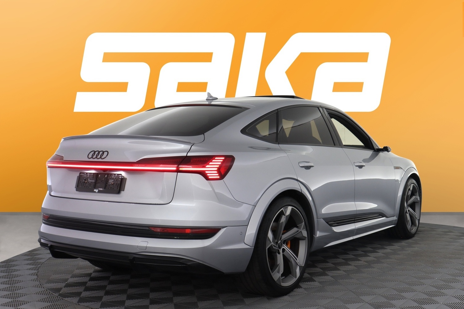 Audi e-tron vaihtoauto