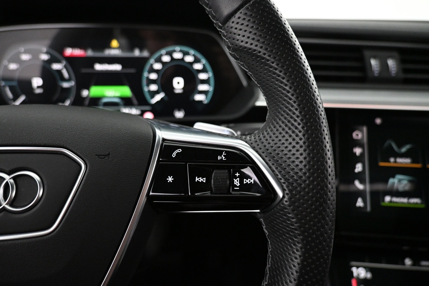 Audi e-tron vaihtoauto