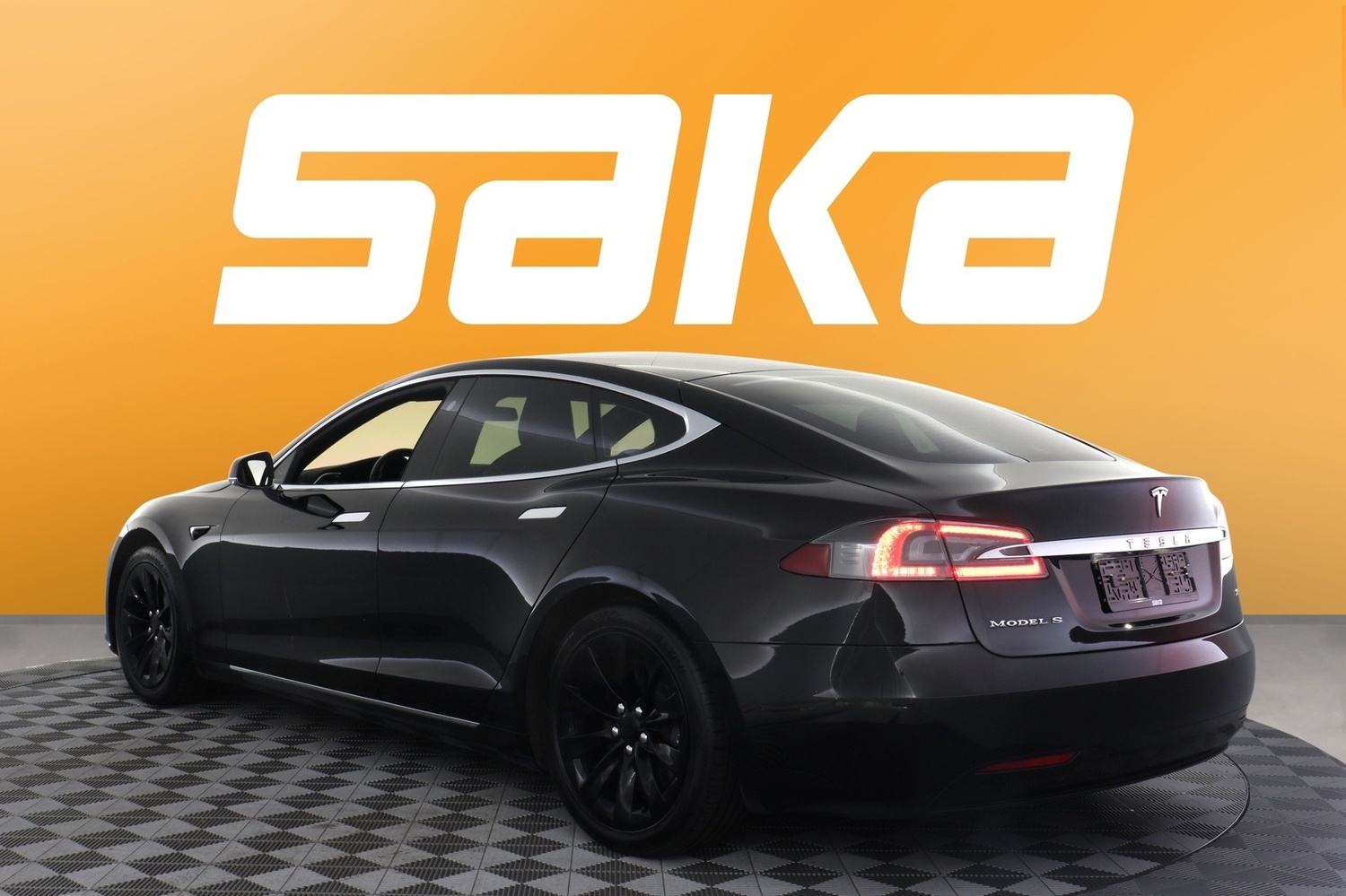 Tesla Model S vaihtoauto