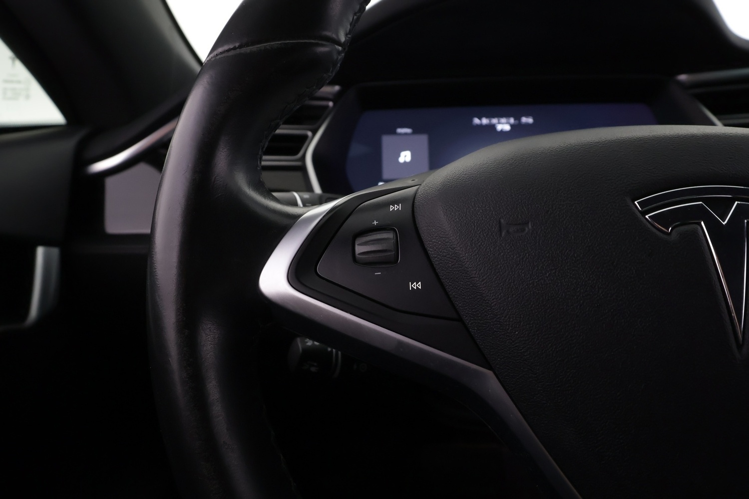Tesla Model S vaihtoauto