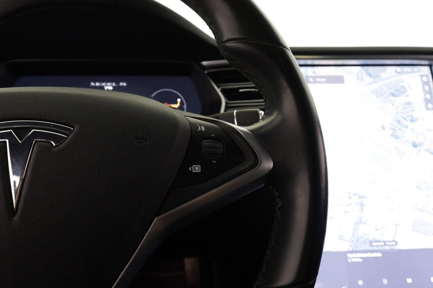 Tesla Model S vaihtoauto