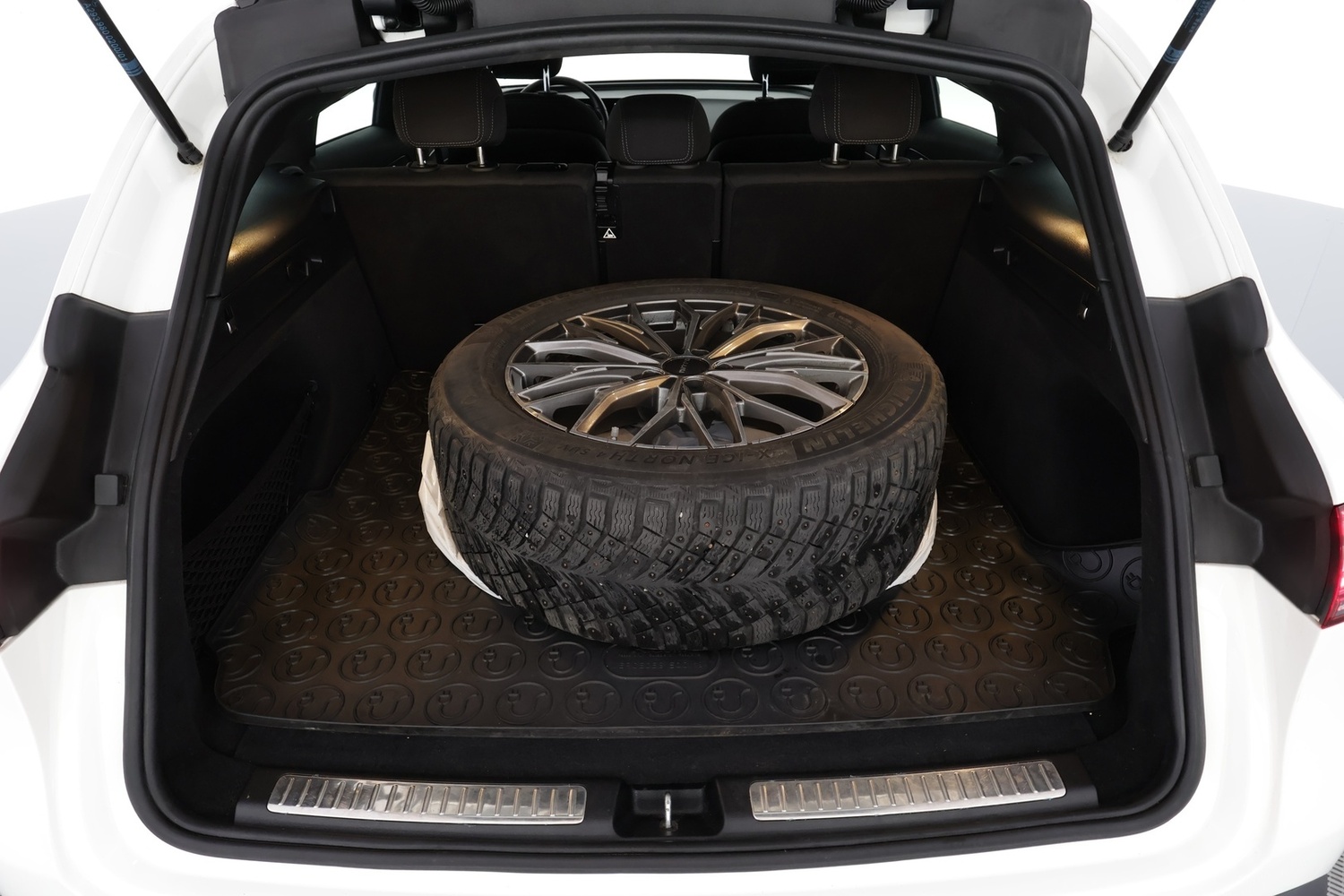 Mercedes-Benz EQC vaihtoauto